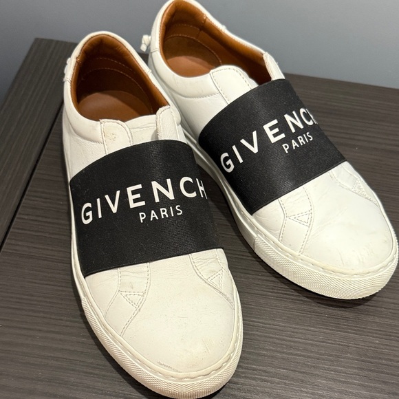 Givenchy White and Black Womens Sneakers - Picture 1 of 3